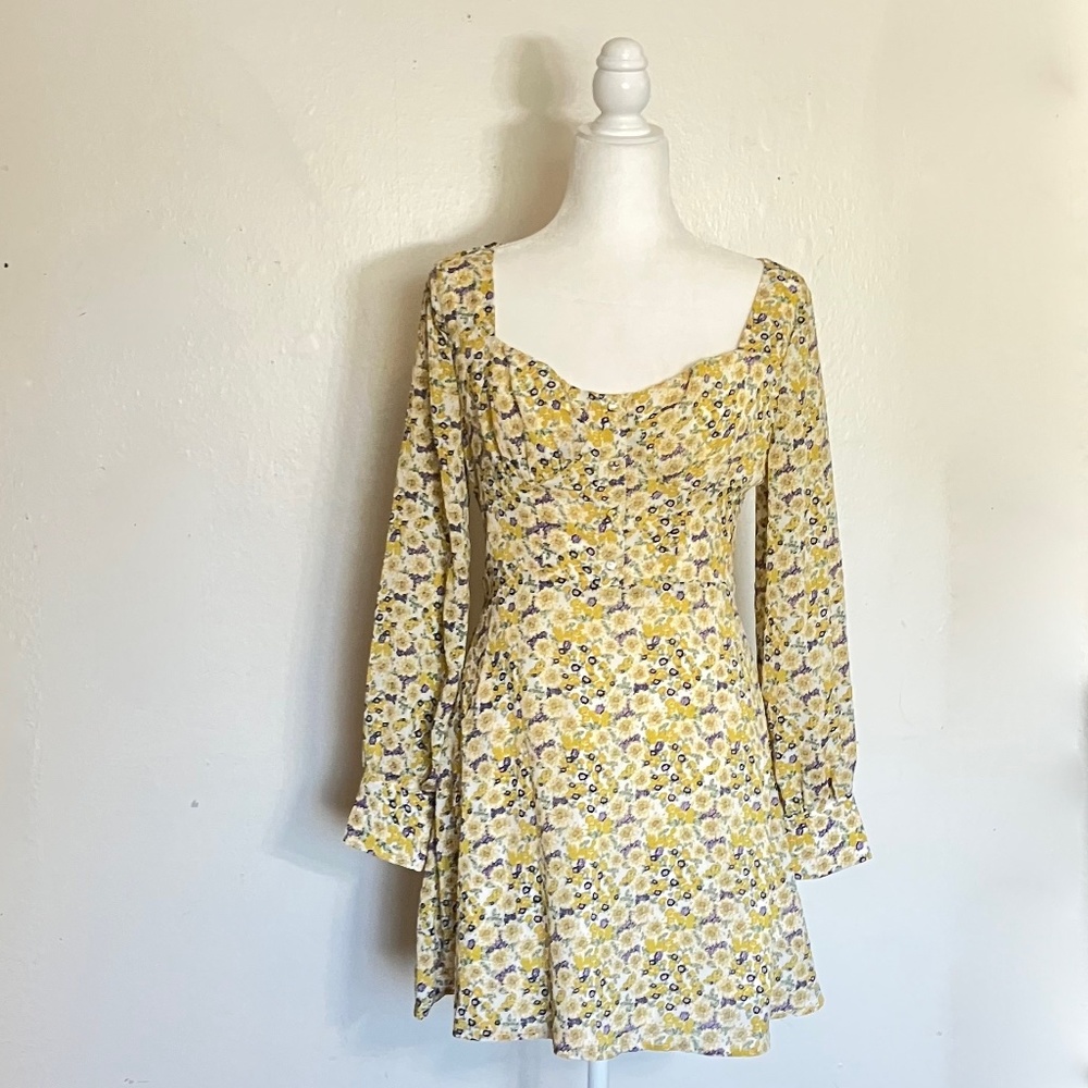 YELLOW! Flower Print Dress, Long-Sleeves, Covered Buttons, Size Small, NWT